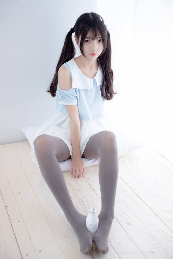 超级甜美的灰丝小姑娘【86P】20005-巴卡街拍