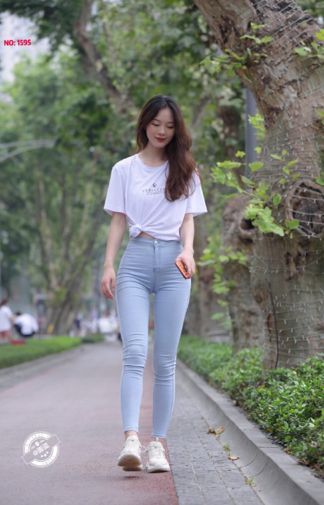 个子非常高的紧身牛仔裤女孩J2065 879P1V-25.5GB-巴卡街拍