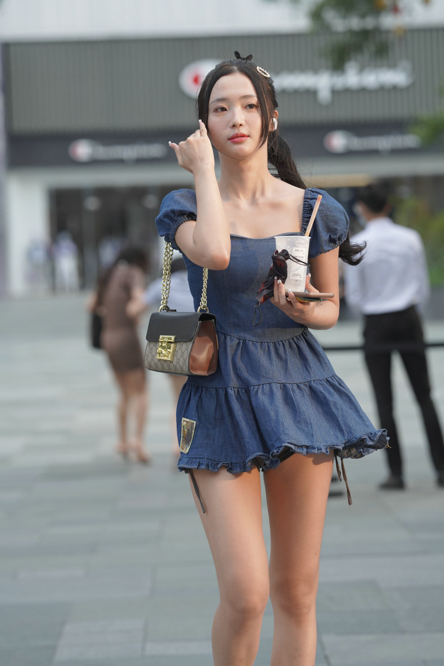 图片[1]-J3654 240P-2.74GB-巴卡街拍