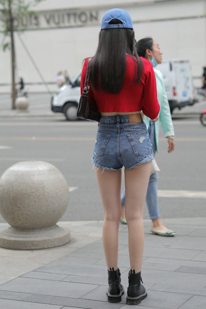 J1577 36P1V-363MB-巴卡街拍