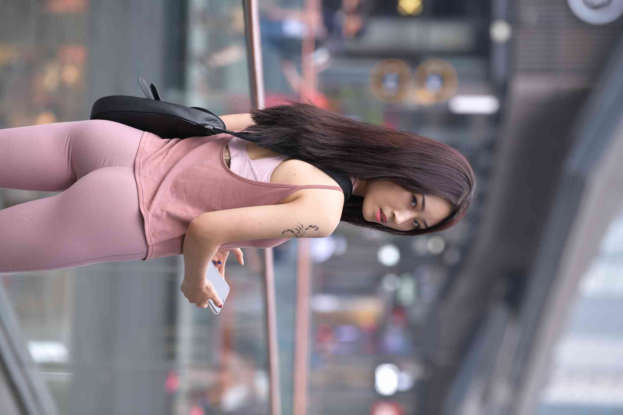 图片[2]-特别哇塞的瑜伽裤女人【217P】04018-巴卡街拍