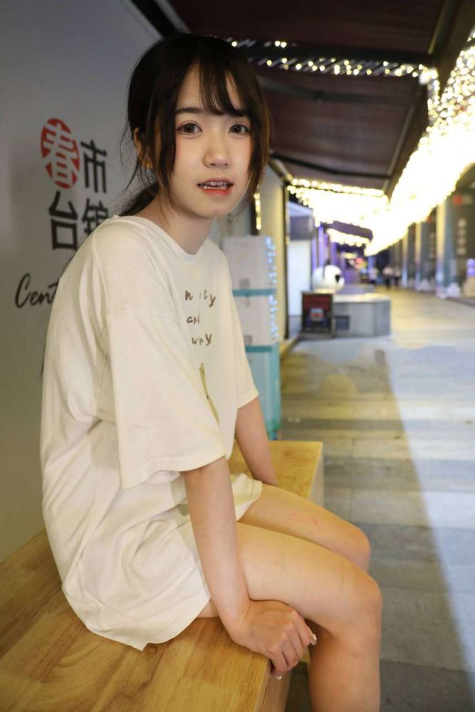 喜欢玩电竞的双马尾粉红女孩【65P】20026-巴卡街拍