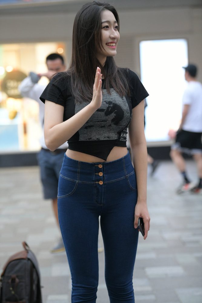 紧身牛仔裤女人J2784 240P-6.66GB-巴卡街拍