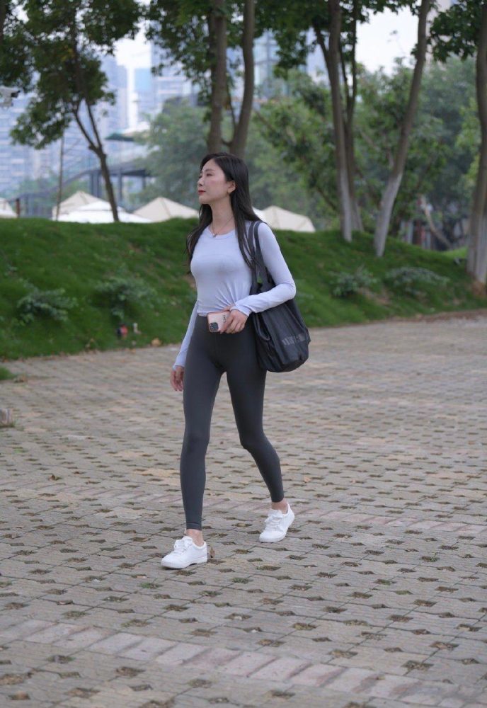 图片[2]-荡秋千的瑜伽裤女孩J2135 588P1V-20.8GB-巴卡街拍