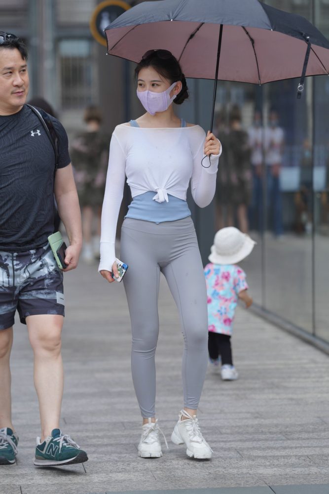 街拍逛街的瑜伽裤小女人  J2874 36P-469MB-巴卡街拍