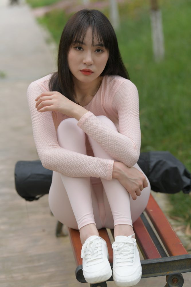 粉粉的瑜伽裤女孩太可爱了 J2090 854P1V-30.4GB-巴卡街拍