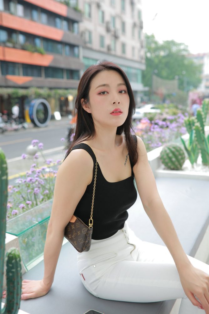 非常漂亮的白色紧身裤女孩J2055 895P2V-24.5GB-巴卡街拍