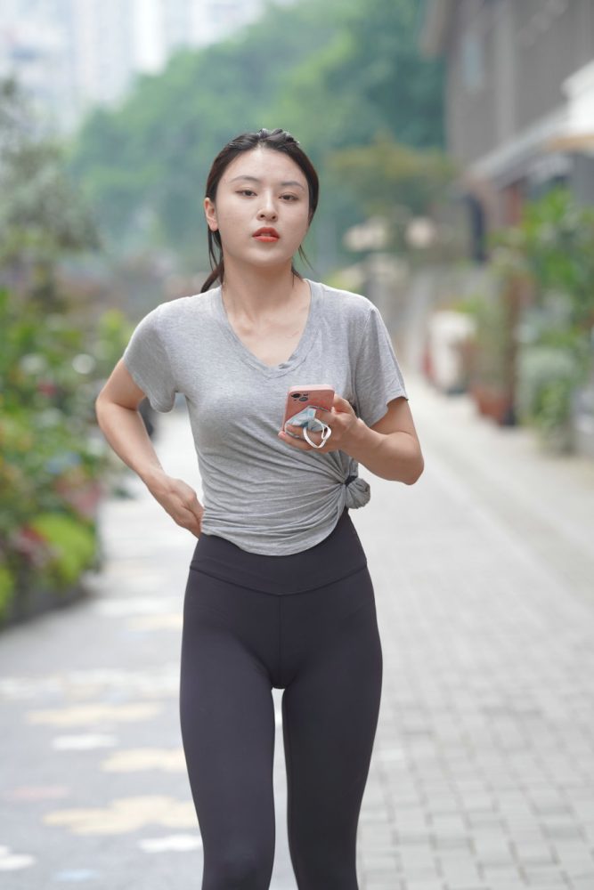 户外运动的瑜伽裤女孩J3008 845P2V-22.9GB-巴卡街拍