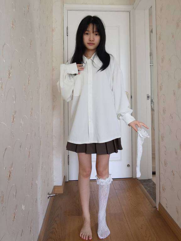 百褶裙可爱又大方的小姑娘【122P】20002-巴卡街拍