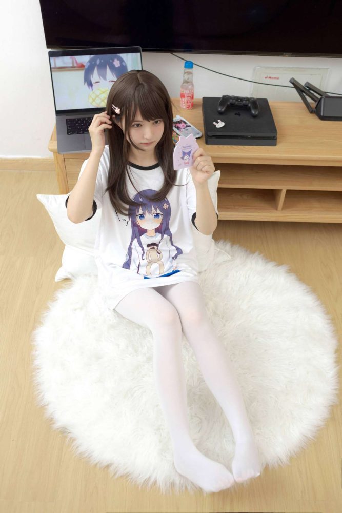 二次元白丝美少女【69P】20027-巴卡街拍