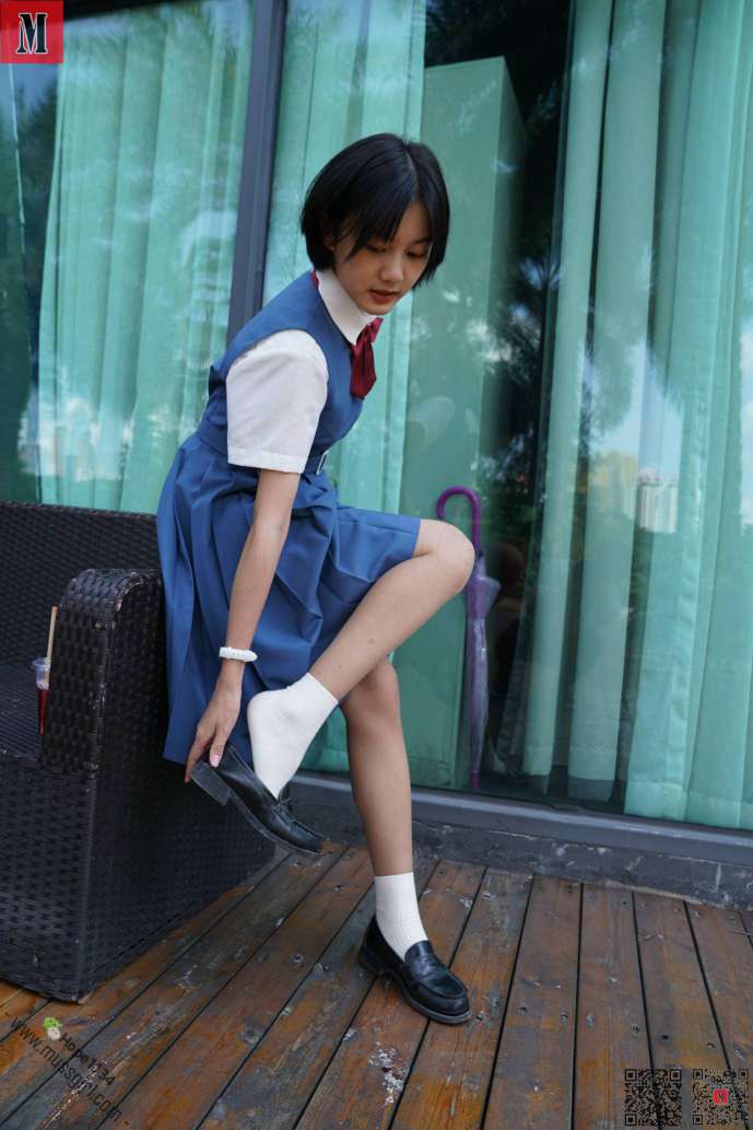 图片[3]-一副学生模样的短发姑娘【112P】20023-巴卡街拍