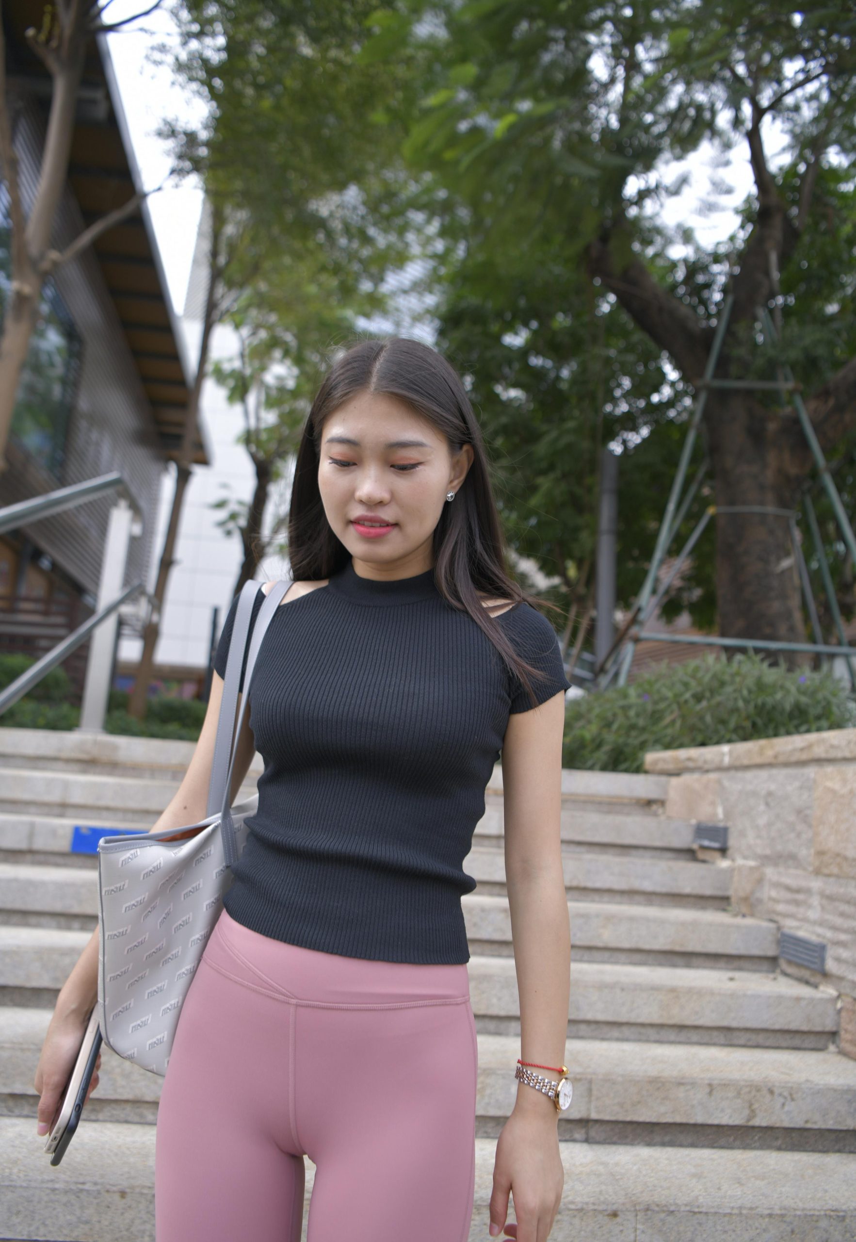 图片[2]-走在街头的瑜伽裤小女人 J1530 213P1V-9.18GB-巴卡街拍