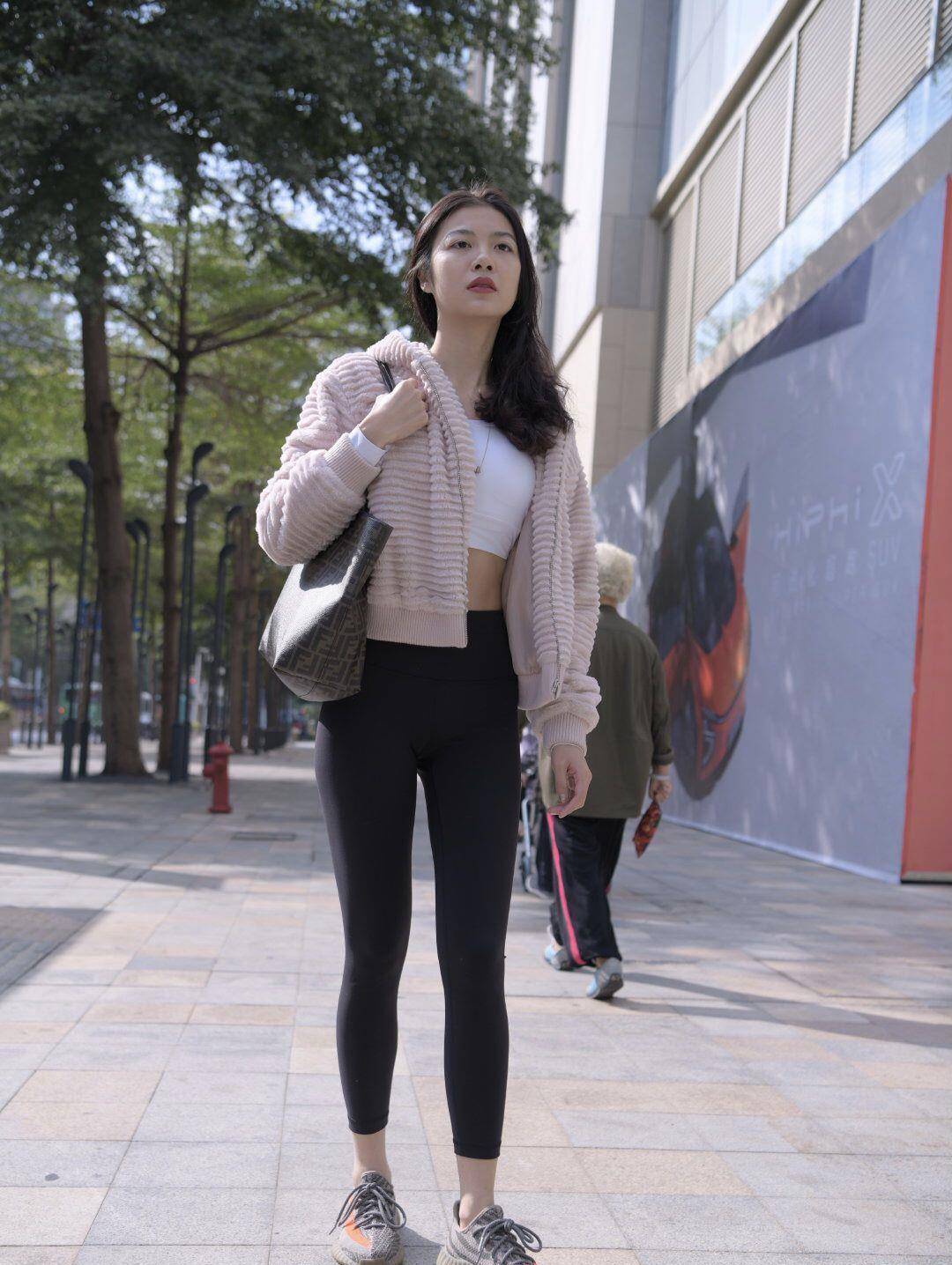 图片[2]-逛街的紧身瑜伽裤女孩 J1455 411P2V-26.6GB-巴卡街拍