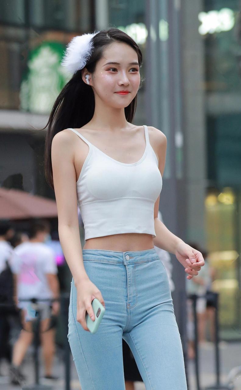 图片[1]-非常漂亮的牛仔裤女孩 J2144 98P1V-1.92GB-巴卡街拍