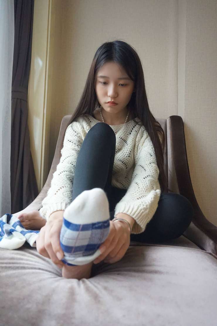 图片[5]-眼神很清澈的赤脚女孩【59P】20020-巴卡街拍