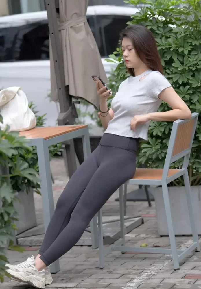 图片[4]-黑色瑜伽裤靓丽女孩J2200 905P1V-30.5GB-巴卡街拍