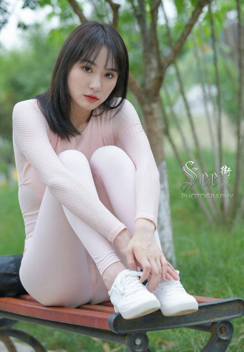 图片[2]-粉粉的瑜伽裤女孩太可爱了 J2090 854P1V-30.4GB-巴卡街拍