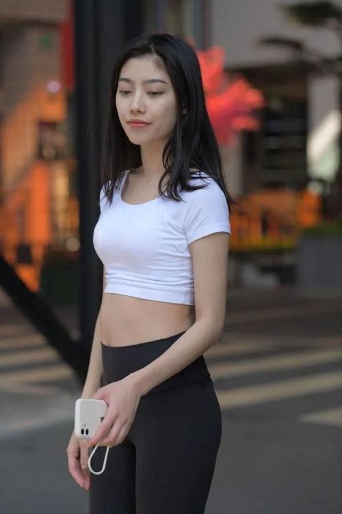 图片[2]-这背景简直太美了 J1412 664P1V-19.4GB-巴卡街拍