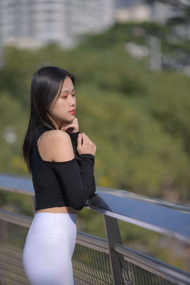 图片[4]-穿紧身白裤的端庄女孩 J1436 674P1V-22.2GB-巴卡街拍