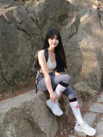 图片[7]-爱爬山的瑜伽裤MM，太甜美了！~-巴卡街拍