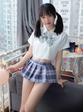 图片[7]-网格丝袜的清纯双马尾小姑娘-巴卡街拍