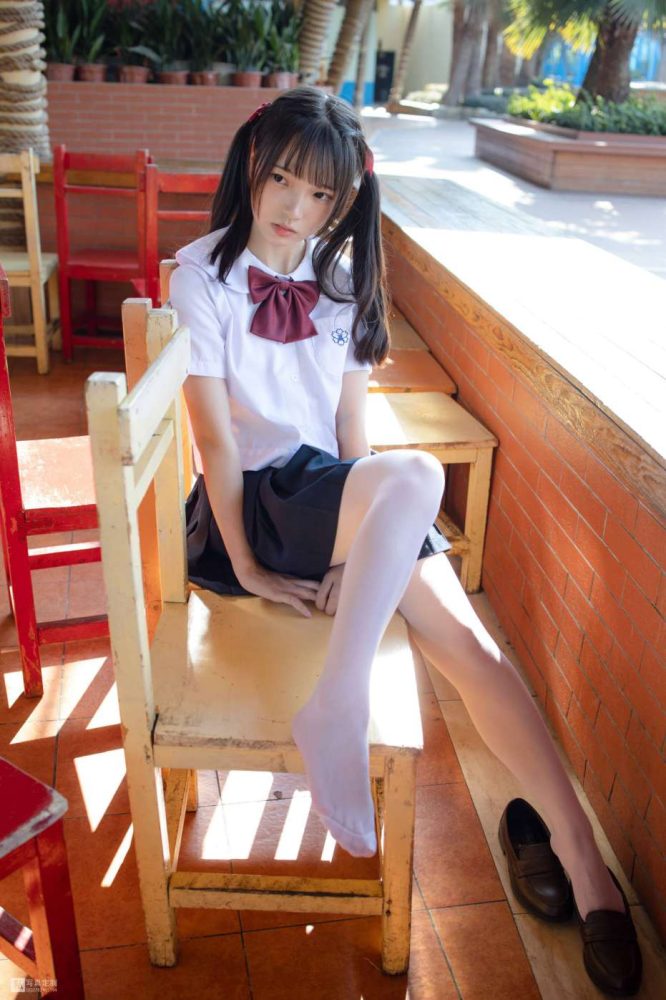 眼神好清澈的双马尾白丝女孩【75P】20019-巴卡街拍