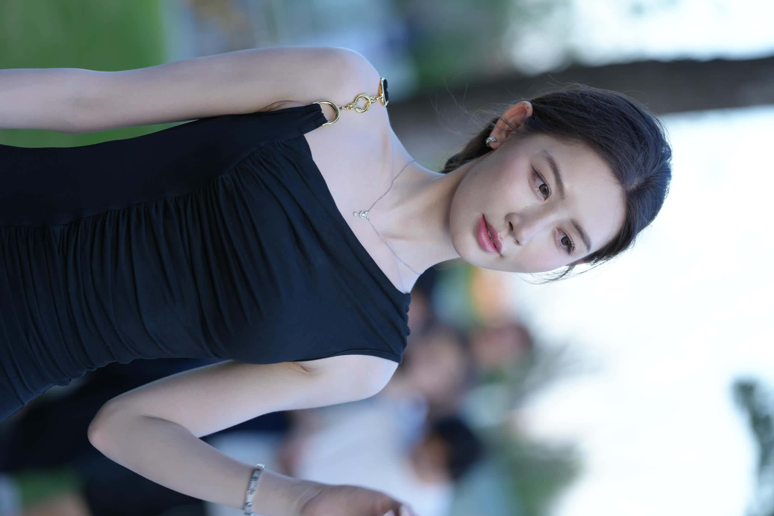 图片[2]-P4321 黑色修身裙 【241P4V】-巴卡街拍